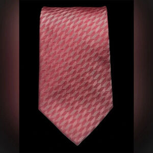 Italian Vintage 100% Silk Men’s Tie Pink Standard Size 100% wool inside